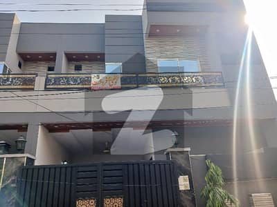جوہر ٹاؤن فیز 2 - بلاک جے1 جوہر ٹاؤن فیز 2,جوہر ٹاؤن,لاہور میں 5 کمروں کا 5 مرلہ مکان 3.1 کروڑ میں برائے فروخت۔