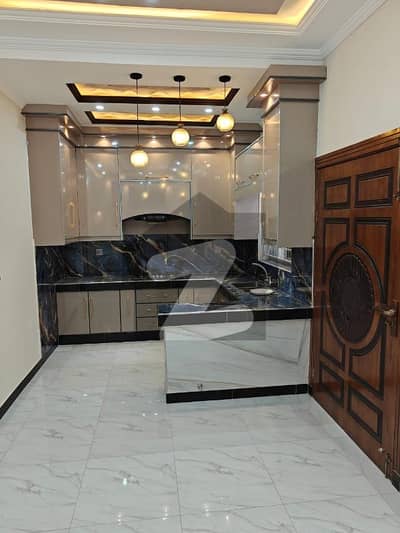 صنوبر سٹی اڈیالہ روڈ,راولپنڈی میں 3 کمروں کا 5 مرلہ مکان 1.35 کروڑ میں برائے فروخت۔ صنوبر سٹی اڈیالہ روڈ,راولپنڈی میں 3 کمروں کا 5 مرلہ مکان 1.35 کروڑ میں برائے فروخت۔