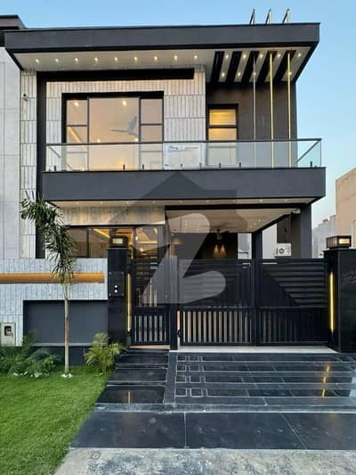 Near Park And Mosque 5 Marla With Beautiful Lavish House For Sale In Dha 9 Town