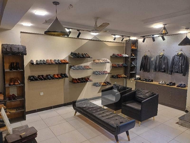 Hot location Ground floor shop Hot location Ground floor shop