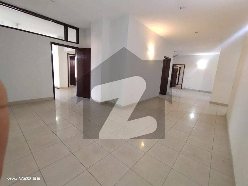 4 Bed Apartment 4 Bed Apartment