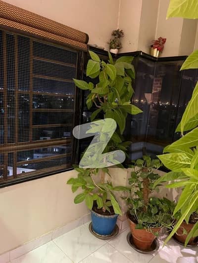 گلستانِِ جوہر ۔ بلاک 10 گلستانِ جوہر,کراچی میں 4 کمروں کا 12 مرلہ فلیٹ 2.9 کروڑ میں برائے فروخت۔