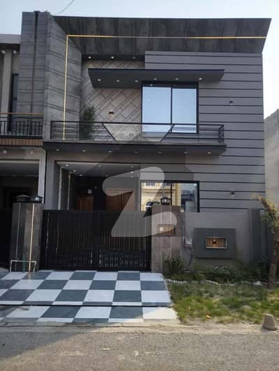 5 Marla Modern Elevation House for Sale!! near to Park