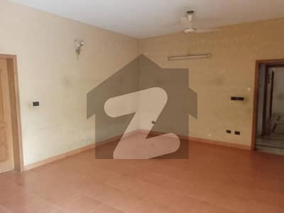 عسکری 11 عسکری,لاہور میں 3 کمروں کا 10 مرلہ فلیٹ 2.47 کروڑ میں برائے فروخت۔ عسکری 11 عسکری,لاہور میں 3 کمروں کا 10 مرلہ فلیٹ 2.47 کروڑ میں برائے فروخت۔