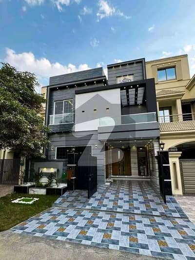 5 Marla Spacious Upper Portion Available for Rent in Bahria Town Sector C