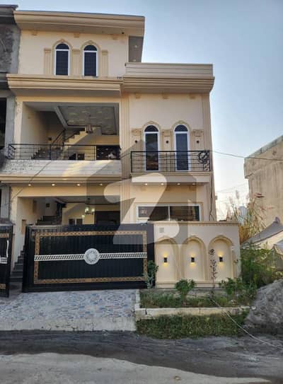 نیو سٹی فیز 2 نیو سٹی,واہ میں 5 کمروں کا 5 مرلہ مکان 1.5 کروڑ میں برائے فروخت۔