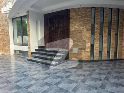 ڈی ایچ اے ڈیفینس فیز 2 ڈی ایچ اے ڈیفینس,اسلام آباد میں 7 کمروں کا 1 کنال مکان 10.4 کروڑ میں برائے فروخت۔ ڈی ایچ اے ڈیفینس فیز 2 ڈی ایچ اے ڈیفینس,اسلام آباد میں 7 کمروں کا 1 کنال مکان 10.4 کروڑ میں برائے فروخت۔