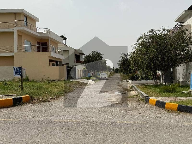 LOOKING FOR A 30X60 PLOT FOR PURCHASE LOOKING FOR A 30X60 PLOT FOR PURCHASE