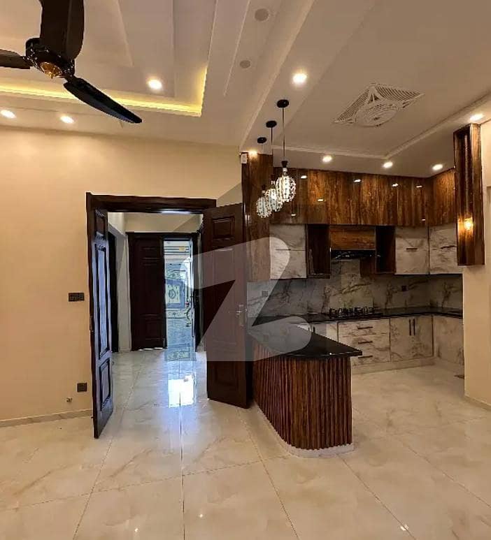 7 Bedrooms Furnished House Available For Sale InG-6 7 Bedrooms Furnished House Available For Sale InG-6