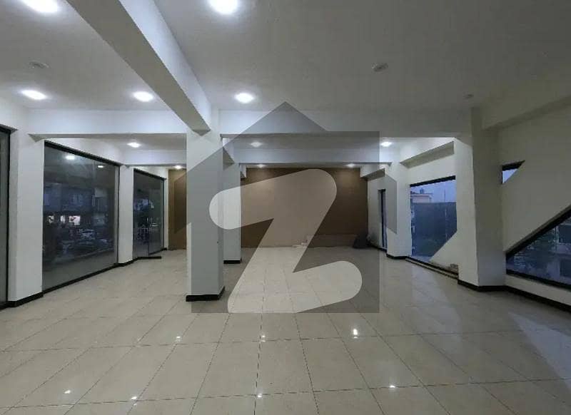 ایف ۔ 6 مرکز ایف ۔ 6,اسلام آباد میں 5 مرلہ عمارت 75.0 کروڑ میں برائے فروخت۔