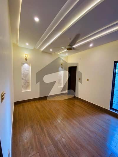 Brand New Condition 5 Marla House For Sale