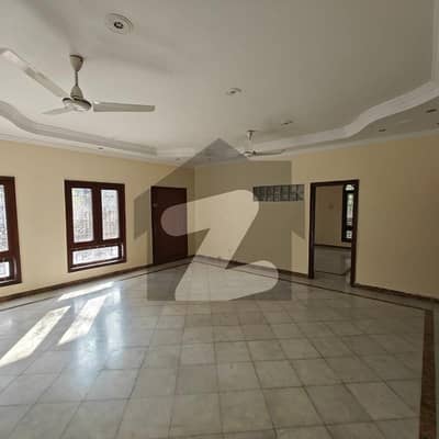 جی ۔ 10 اسلام آباد میں 1 مرلہ دکان 2.2 کروڑ میں برائے فروخت۔