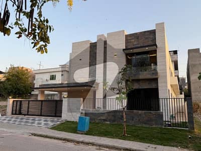 1 Kanal Brand New Beautiful And Stylish House Up For Sale.