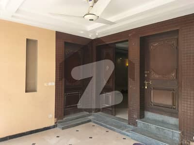 بحریہ ٹاؤن فیز 5 بحریہ ٹاؤن راولپنڈی,راولپنڈی میں 5 کمروں کا 10 مرلہ مکان 4.25 کروڑ میں برائے فروخت۔ بحریہ ٹاؤن فیز 5 بحریہ ٹاؤن راولپنڈی,راولپنڈی میں 5 کمروں کا 10 مرلہ مکان 4.25 کروڑ میں برائے فروخت۔