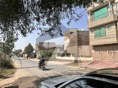 نیو سیٹلائٹ ٹاؤن سرگودھا میں 10 مرلہ کمرشل پلاٹ 3.25 کروڑ میں برائے فروخت۔