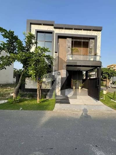 ڈی ایچ اے 9 ٹاؤن ڈیفنس (ڈی ایچ اے),لاہور میں 3 کمروں کا 7 مرلہ مکان 2.95 کروڑ میں برائے فروخت۔ ڈی ایچ اے 9 ٹاؤن ڈیفنس (ڈی ایچ اے),لاہور میں 3 کمروں کا 7 مرلہ مکان 2.95 کروڑ میں برائے فروخت۔