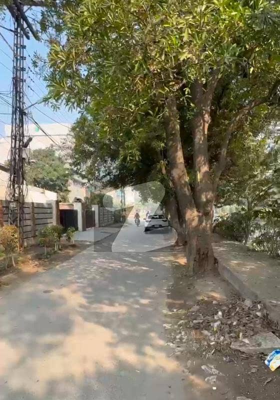 فیصل ٹاؤن لاہور میں 6 کمروں کا 1 کنال عمارت 16.0 کروڑ میں برائے فروخت۔ فیصل ٹاؤن لاہور میں 6 کمروں کا 1 کنال عمارت 16.0 کروڑ میں برائے فروخت۔