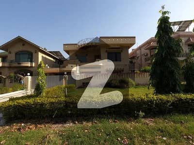 ایف ۔ 11/4 ایف ۔ 11,اسلام آباد میں 7 کمروں کا 1 کنال مکان 4.75 لاکھ میں کرایہ پر دستیاب ہے۔