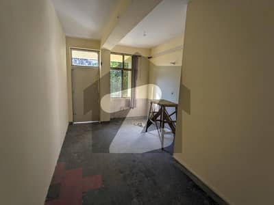 1500 Sq. ft. Neat & Clean Entrance New Lift Installed Blue Area Office