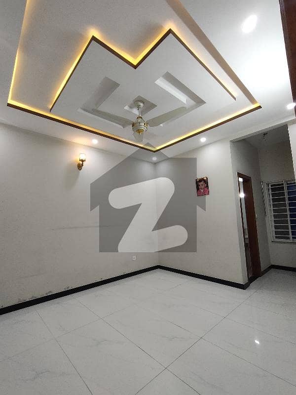 30/60 Ground Portion Available For Rent In G13 30/60 Ground Portion Available For Rent In G13