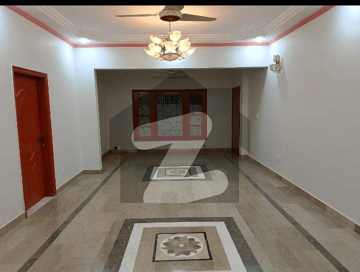 INDPENDED BANGLOW 400sq 6 bed dd INDPENDED BANGLOW 400sq 6 bed dd