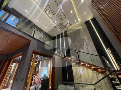 ڈی ایچ اے فیز 6 - بلاک ڈی فیز 6,ڈیفنس (ڈی ایچ اے),لاہور میں 6 کمروں کا 1 کنال مکان 14.95 کروڑ میں برائے فروخت۔