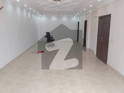 4 Marla floor with lift hall