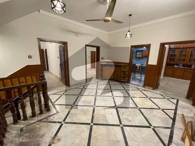 40x80 Ground Plus Basement Available For Rent Located In I-8 40x80 Ground Plus Basement Available For Rent Located In I-8
