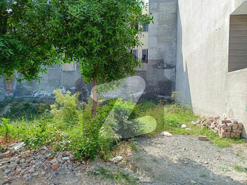 ایچیسن سوسائٹی لاہور میں 5 مرلہ رہائشی پلاٹ 1.0 کروڑ میں برائے فروخت۔