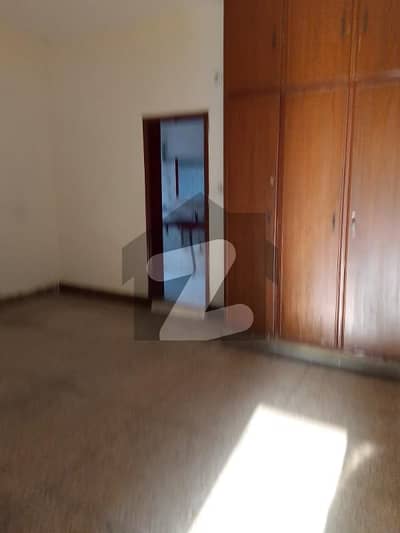 Allama Iqbal Town 10 Marla Upper Portion For Office Allama Iqbal Town 10 Marla Upper Portion For Office