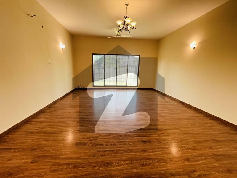 ایف ۔ 7 اسلام آباد میں 6 کمروں کا 1 کنال مکان 7.5 لاکھ میں کرایہ پر دستیاب ہے۔