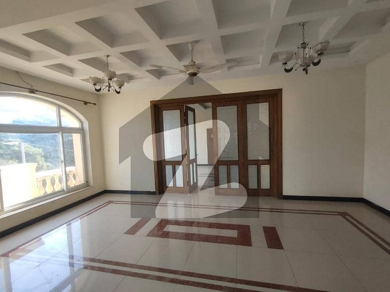 *Luxurious 1 Kanal House for Rent * *Luxurious 1 Kanal House for Rent *