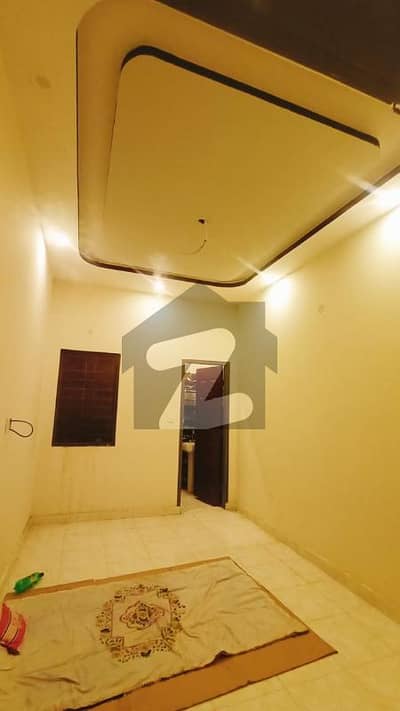 مصطفیٰ ٹاؤن لاہور میں 2 کمروں کا 4 مرلہ بالائی پورشن 38.0 ہزار میں کرایہ پر دستیاب ہے۔