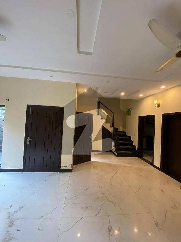 5 Marla modern House For Rent 5 Marla modern House For Rent