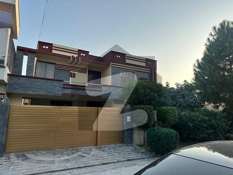 Good Location 20 Marla Used Houses Only Rs. 47500000 Good Location 20 Marla Used Houses Only Rs. 47500000