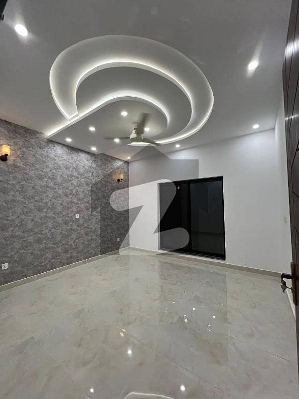 لیک سٹی میڈوز لاہور میں 5 کمروں کا 10 مرلہ مکان 4.6 کروڑ میں برائے فروخت۔ لیک سٹی میڈوز لاہور میں 5 کمروں کا 10 مرلہ مکان 4.6 کروڑ میں برائے فروخت۔