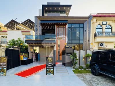 10 Marla Luxury House For Sale