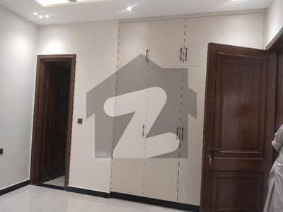 ٹاپ سٹی 1 اسلام آباد میں 2 کمروں کا 4 مرلہ فلیٹ 1.25 کروڑ میں برائے فروخت۔