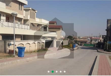 Plot for Sale 1000 Square Yards In Dha Phase 5