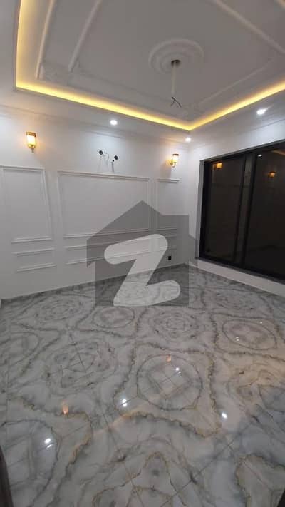 3 MARLA TRIPLE STOREY FACING PARK HOUSE AVAILABLE FOR SALE