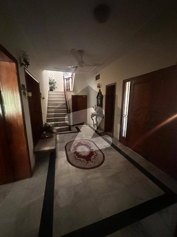 2 kanal house in main cantt for sale 2 kanal house in main cantt for sale