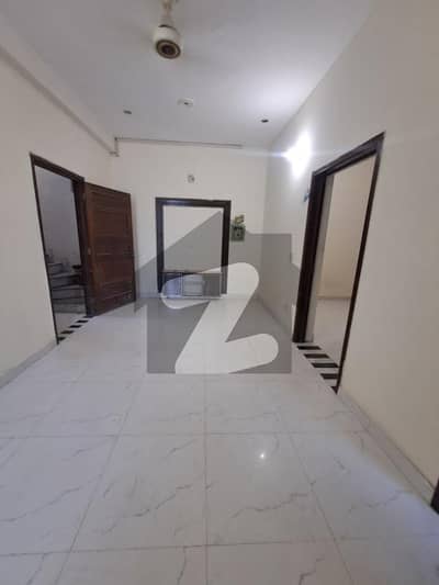 الحمرا ٹاؤن لاہور میں 2 کمروں کا 4 مرلہ فلیٹ 35.0 ہزار میں کرایہ پر دستیاب ہے۔