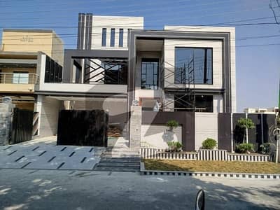 آئی ای پی انجینئرز ٹاؤن لاہور میں 7 کمروں کا 18 مرلہ مکان 6.25 کروڑ میں برائے فروخت۔ آئی ای پی انجینئرز ٹاؤن لاہور میں 7 کمروں کا 18 مرلہ مکان 6.25 کروڑ میں برائے فروخت۔