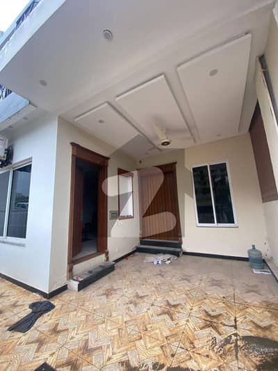 بحریہ انکلیو - سیکٹر ایچ بحریہ انکلیو,بحریہ ٹاؤن,اسلام آباد میں 3 کمروں کا 5 مرلہ مکان 2.35 کروڑ میں برائے فروخت۔