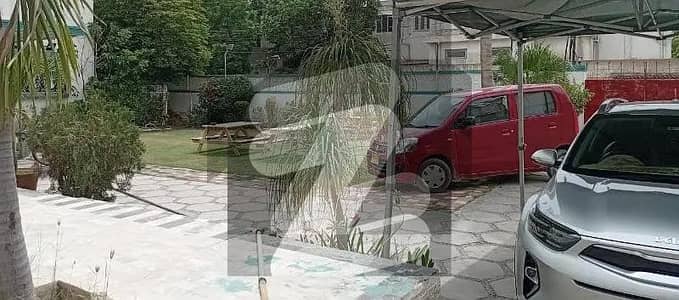 سندھی مسلم سوسائٹی - بلاک بی ایس ایم سی ایچ ایس ۔ سندھی مسلم سوسائٹی,جمشید ٹاؤن,کراچی میں 7 کمروں کا 2 کنال زیریں پورشن 6.0 لاکھ میں کرایہ پر دستیاب ہے۔