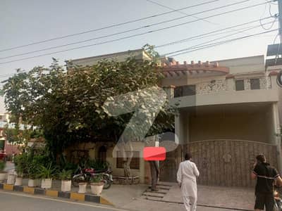 14 Marla Facing Park House Available For Rent In Abdailans Society B Block