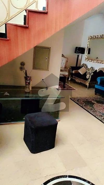 10 Marla House For Sale in PECHS