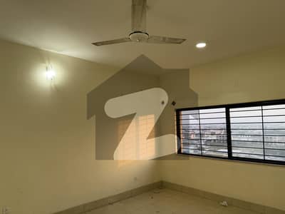 4 Bed Flat For Rent In PHA Flat