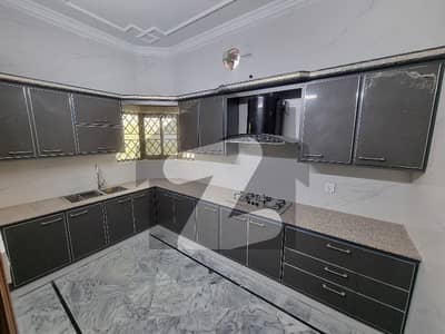 جی ۔ 10 اسلام آباد میں 5 کمروں کا 1 کنال مکان 4.45 لاکھ میں کرایہ پر دستیاب ہے۔