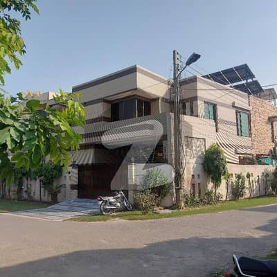 Fully Furnished 3 Bed Attached Washroom Double Kitchen Tv Lounge Drawing Room Car Parking
